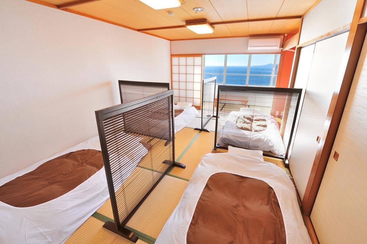 Onsen Hostel Hinoemi Atami  Exteriör bild